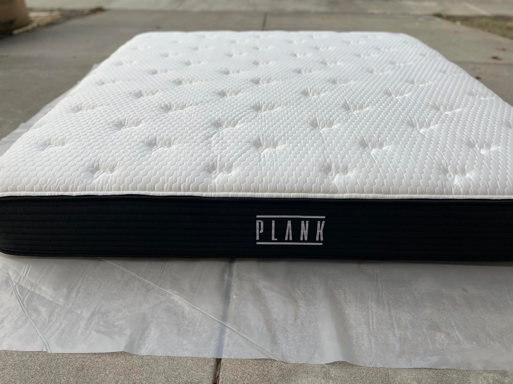 Brooklyn Bedding, Plank Firm, King, Cover: Original Cover Like New