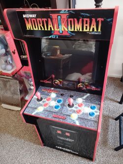 Mortal Kombat 2 video arcade game with multiple other games