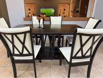Dinning room table