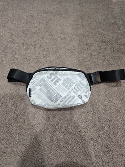 Lululemon Belt Bag- Manifesto Print