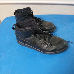 Boys Nike Tennis Shoes Sz 3y 