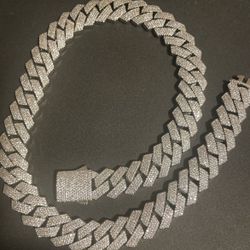 Icy 20mm Prong Setting Cuban Link