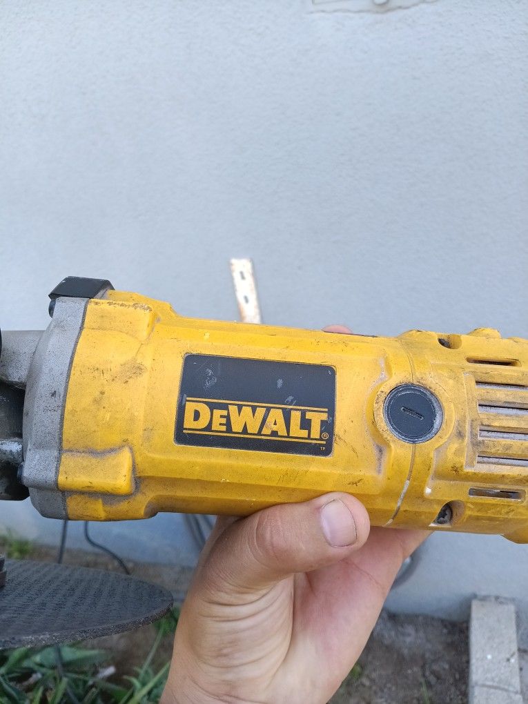 Dewalt 180mm Polisher
