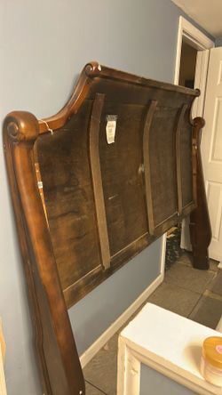 King size sleigh bed