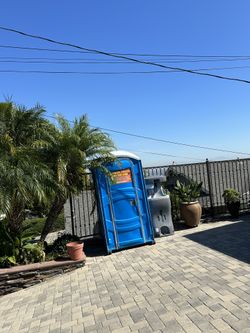 Portable Potty , Restroom, baño 