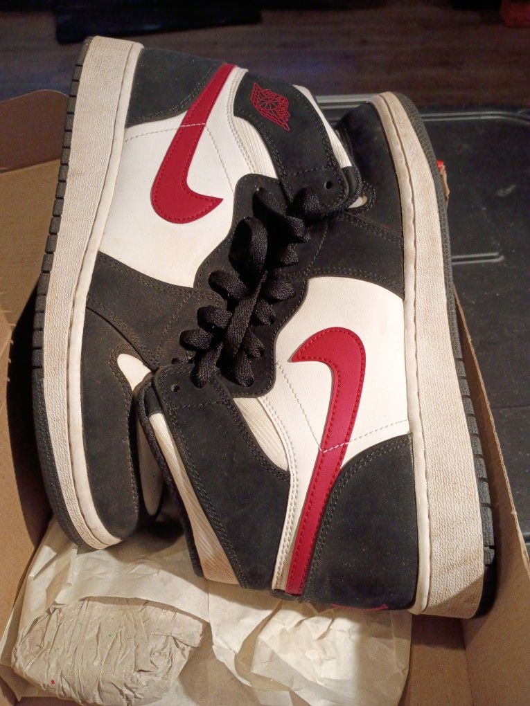 NIKE AIR JORDAN 1 RETRO HIGH OG SNEAKERS