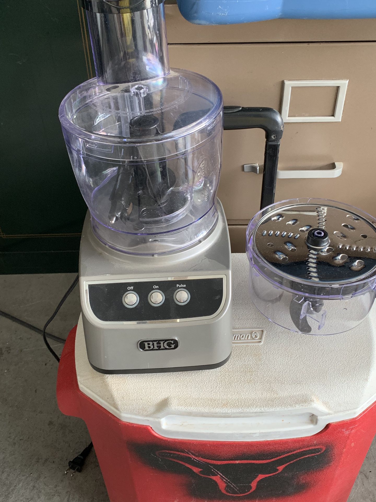 Veggie Bullet Electric Spiralizer and food processor, silver. for Sale in  Portland, OR - OfferUp