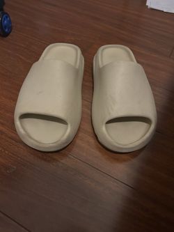 Yeezy Slides Size 8 2022 Restock