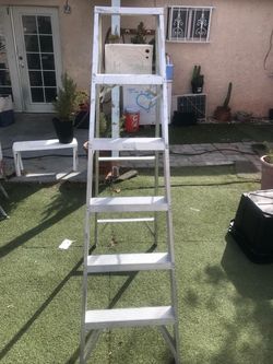 Aluminum A-Frame Step Ladder