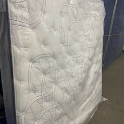 King Pillow Top Mattress. 200.  I Can Also Deliver.