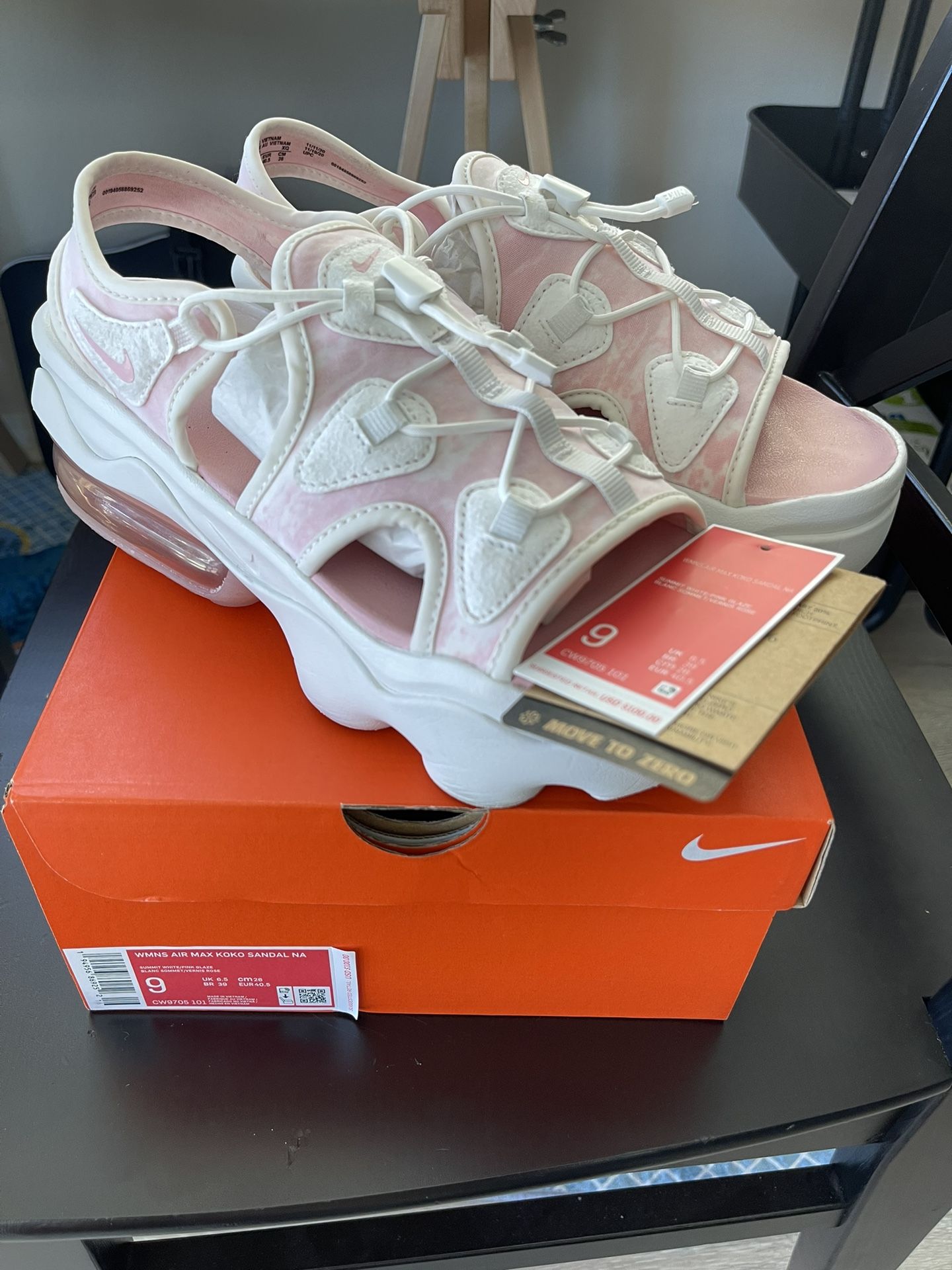 NIKE AIR MAX KOKO SANDALS CW9705 White/Pink Women’s Size 9 (left AirMax leaking)