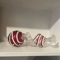 2 Vintage acrylic plastic Christmas candy dishes hinged