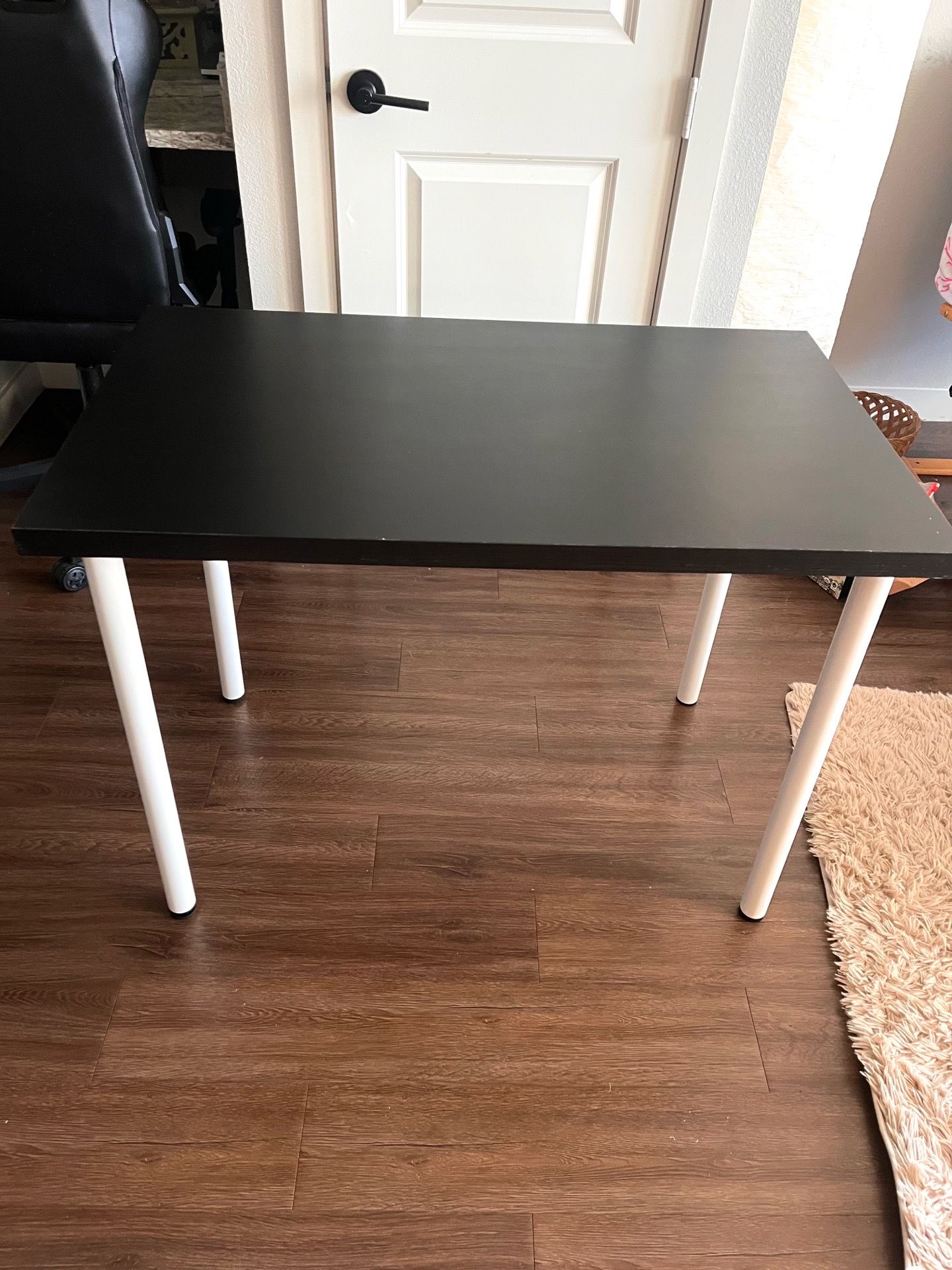 Modern Black Computer Study Desk in Great condition, pick up Cedar Park