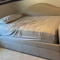 Trundle bed 