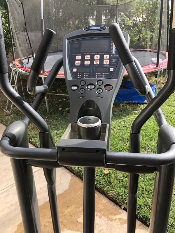 Smooth Fitness Ce 7.4 Elliptical for Sale in Riverside, CA - OfferUp