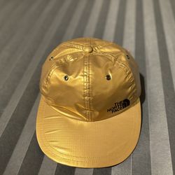 Supreme New York SS18 The North Face Metallic 6-Panel Gold Strap 100% Authentic