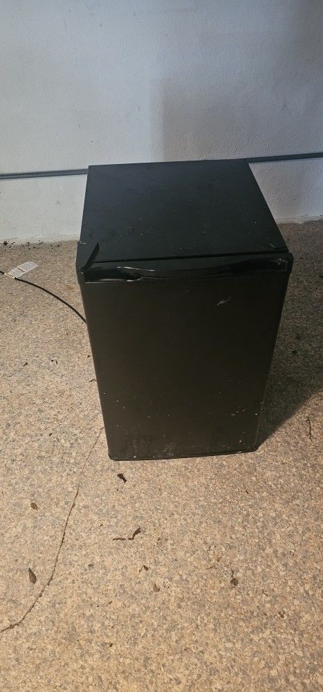 Hisense Mini Fridge