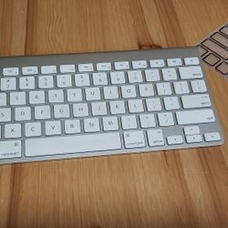 Apple Wireless Keyboard With Protector