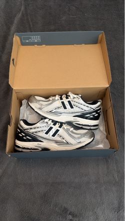 New Balance 9060 Lifestyle Size 8