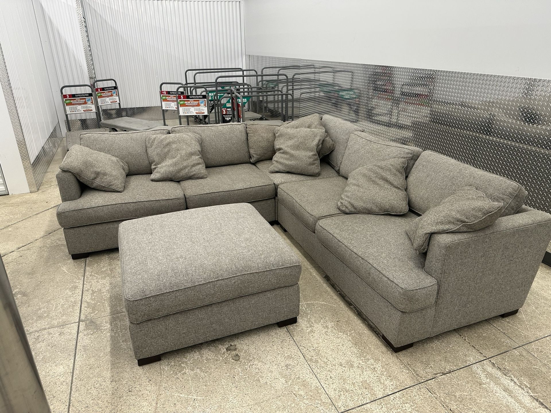 FREE DELIVERY- Light Gray Sectional w Ottoman!