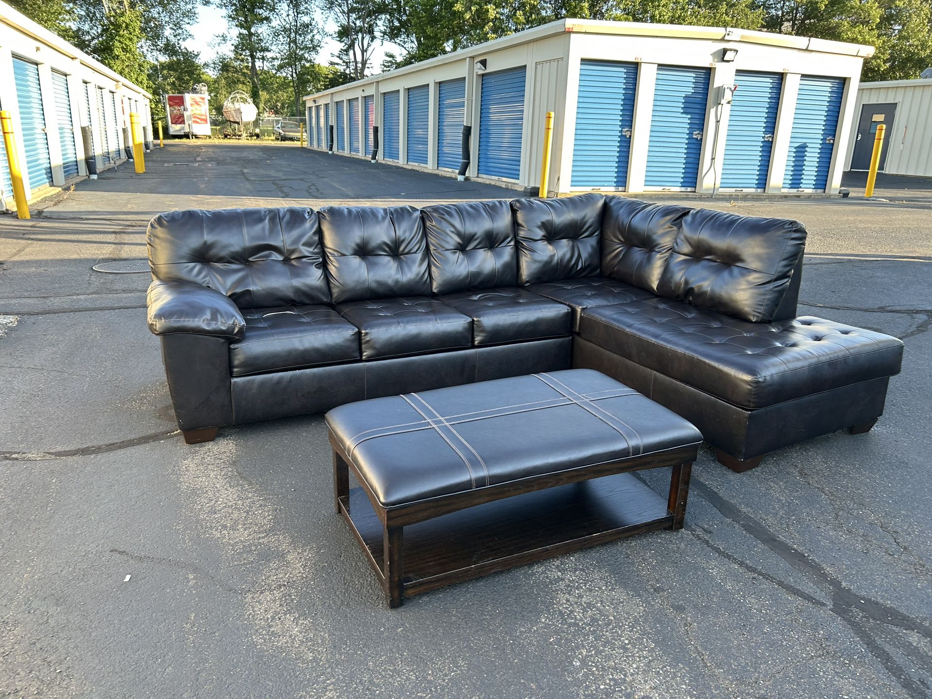 ***FREE DELIVERY SECTIONAL COUCH FOR SALE
