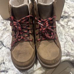 Kids Size 2 Waterproof Ugg Boots