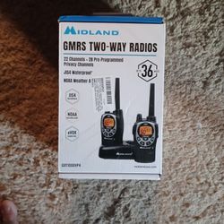 Midland GXT1000VO4 GMRS Two-way Radios