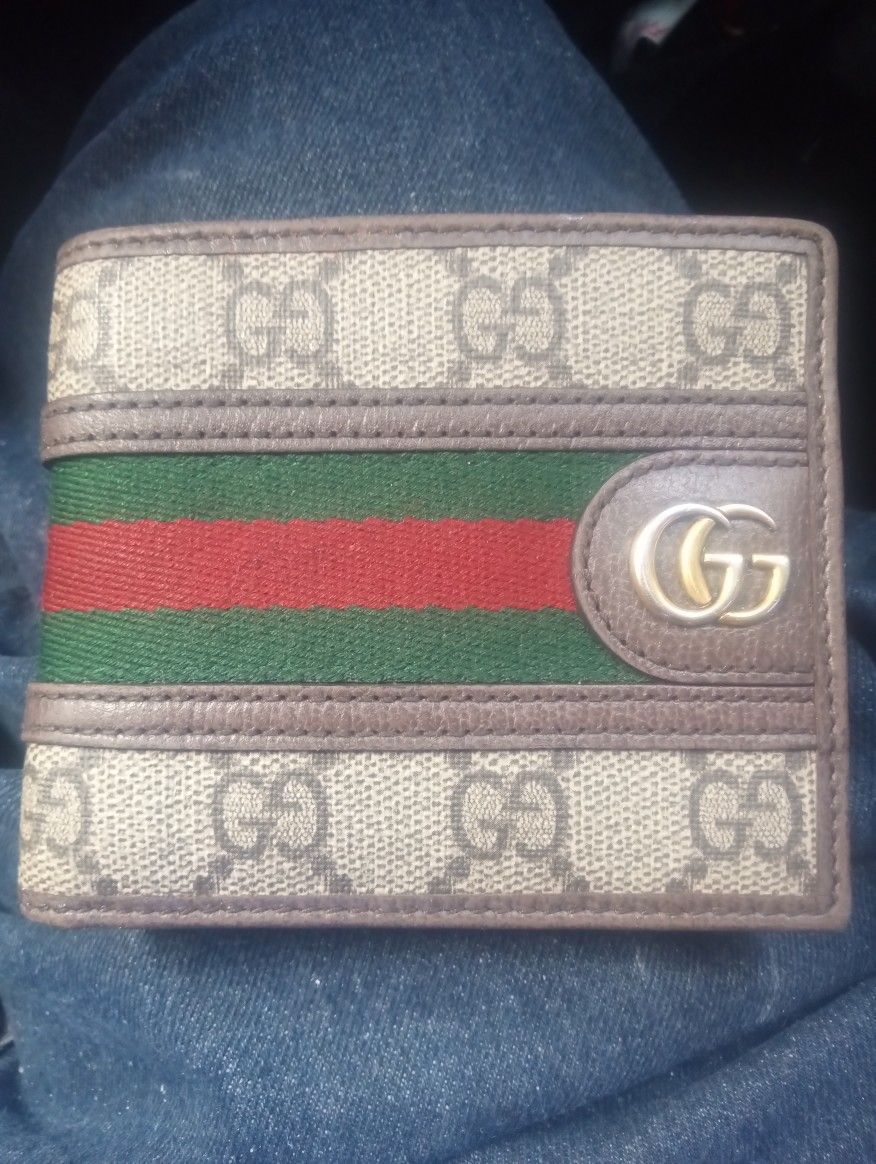 GUCCI GG MENS BI FOLD WALLET $250 OBO