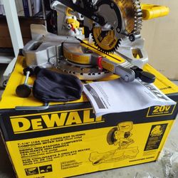 DeWalt 7-1/4" Single Bevel Sliding Miter Saw 20v 