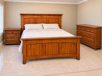Queen bed set