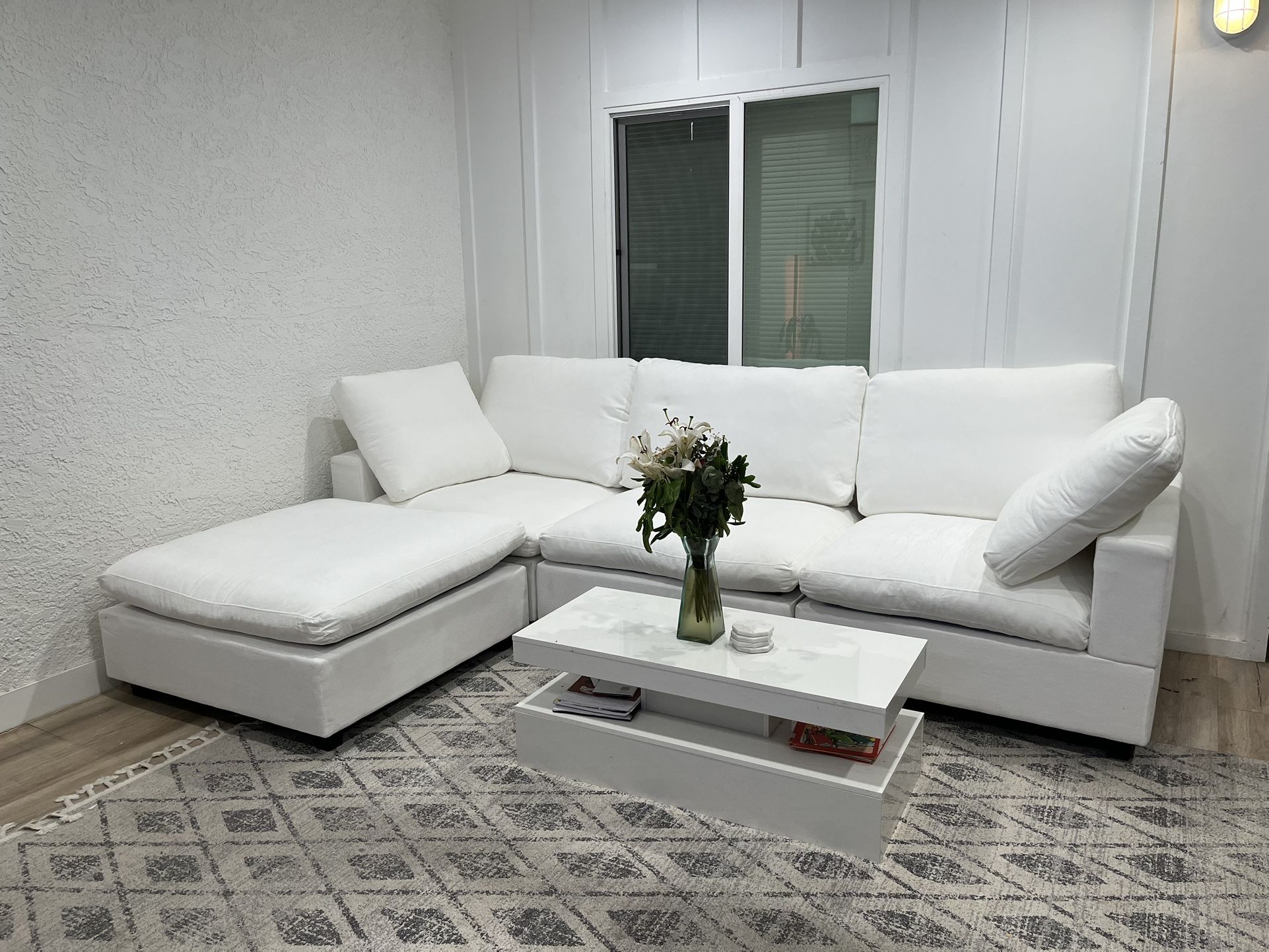 New White Cloud 4pc Sectional Couch