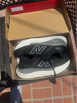 USED New Balance 10-1/2 Running Shoes