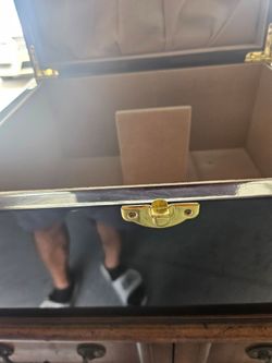 Jewelry box