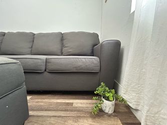 GREY SECTIONAL w OTTOMAN! FREE DELIVERY