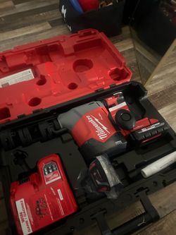 Milwaukee pistol grip rotary hammer