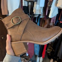 BOC Brown Ankle Boots Womens 7M Buckle Strap Side Zip Block Heel NEW