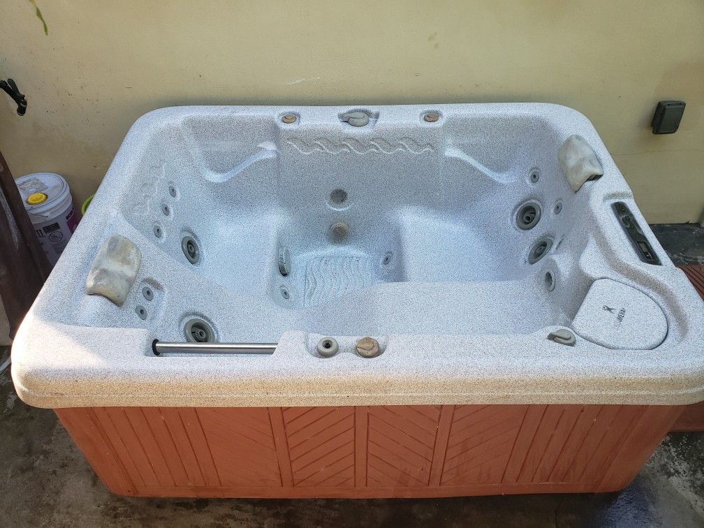Jacuzzi for Sale in Fort Lauderdale, FL OfferUp