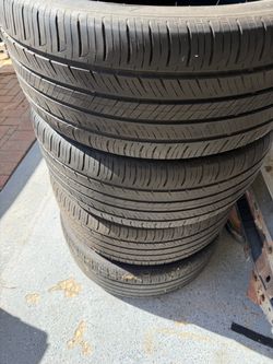 Set 4 used tires