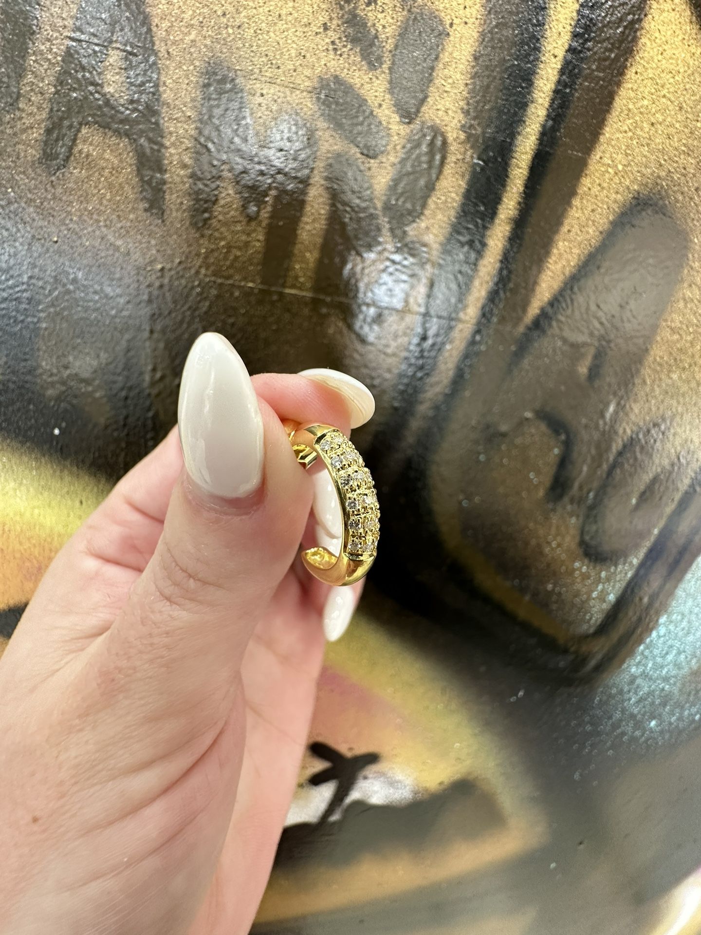 18k DIAMOND EARRINGS