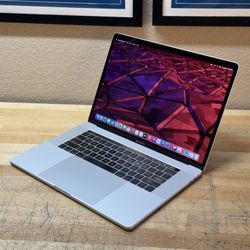 2016 15” MacBook Pro - 2.6 GHz i7 - 16GB - 256GB SSD