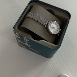Fossil Pearl Face Stainless Steel Silver Women’s Watch & Fossil Tin Gift Box