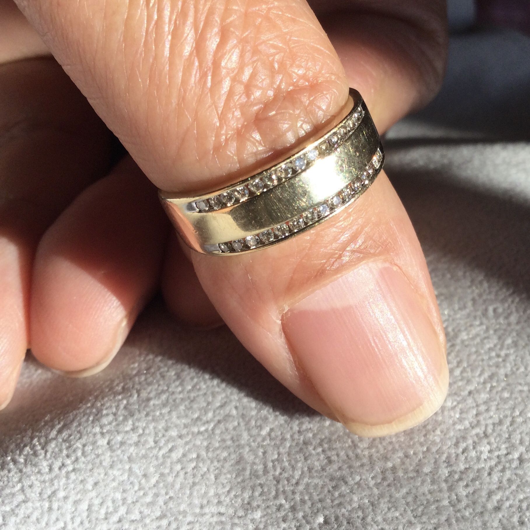 10K Ices Diamond Ring