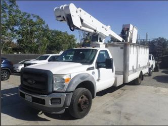2012 Ford F550 Super Duty Regular Cab & Chassis