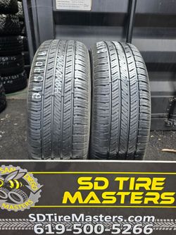 2 USED TIRES 215/70R16 HANKOOK KINERGY BOTH 2 TIRES INSTALLED AND BALANCED $120 ($60 each)