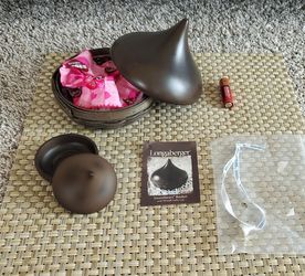 Longaberger 2009 Hershey’s Kisses Sweetheart Basket Collector Set with mini resin basket bundle