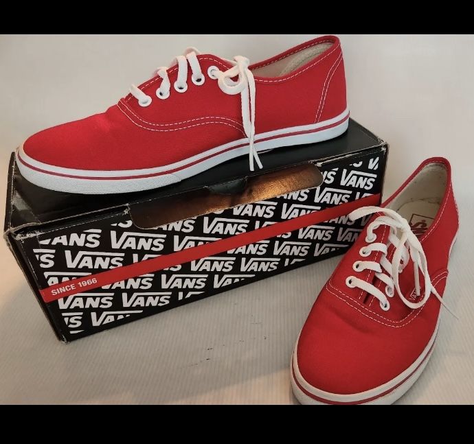 Vans MENS Shoes VAULT OG AUTHENTIC LX . CANVAS RED TRUE WHITE. SIZE 6
