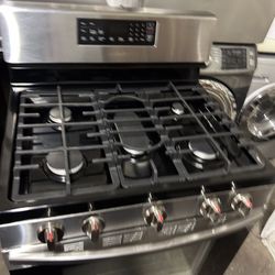Samsung Gas Stove W/ 5 Burners 