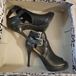 Brand New Heels Sz 6