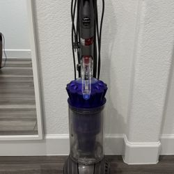 DYSON DC41  Vacuum