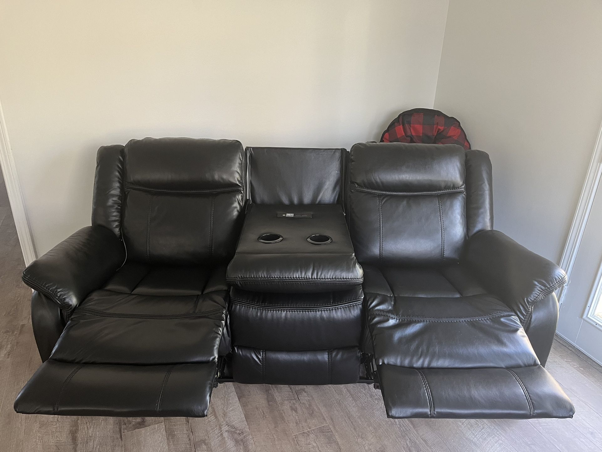 BLACK LEATHER RECLINERS